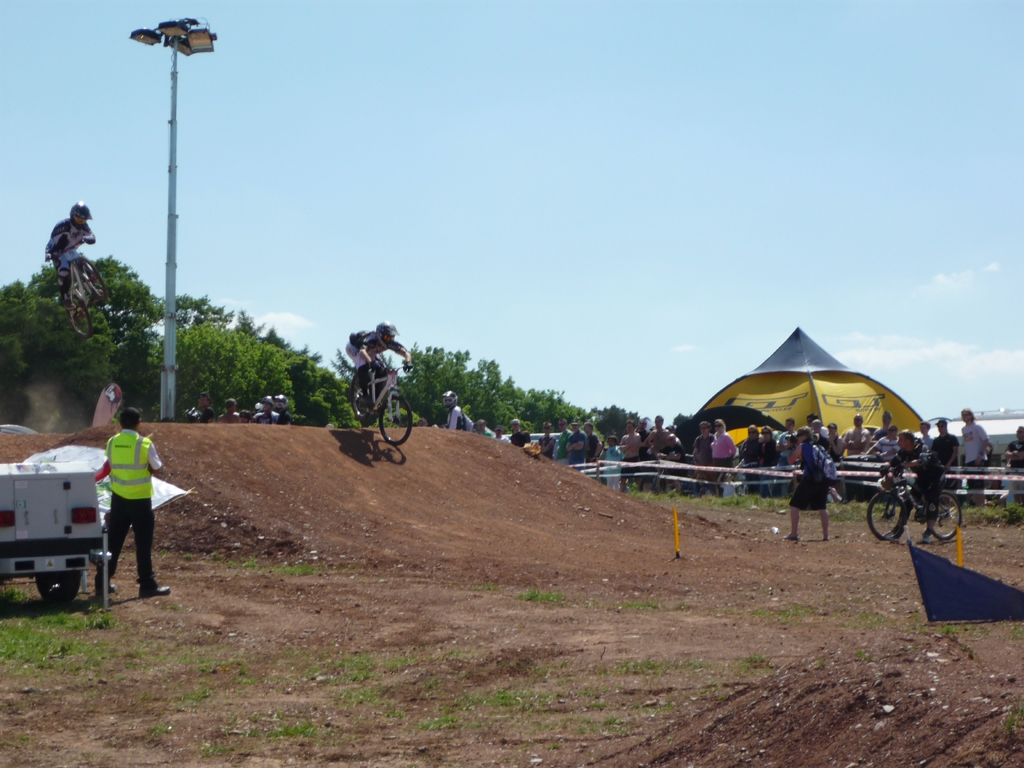 bike_radar_27_20100330_2068979513